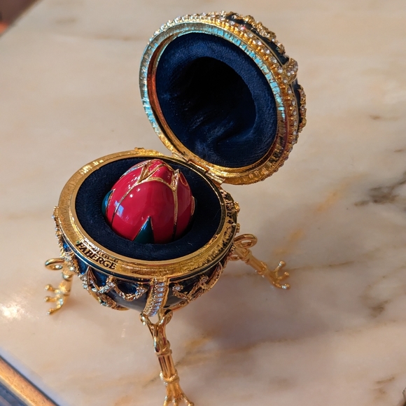 Neiman Marcus Fabrege Rosebud Egg w/Necklass, blue/gold 2003 - Picture 3 of 4